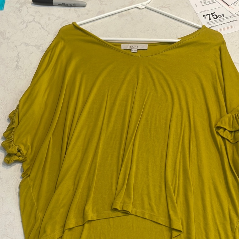 Green Loft Ruffle Tee